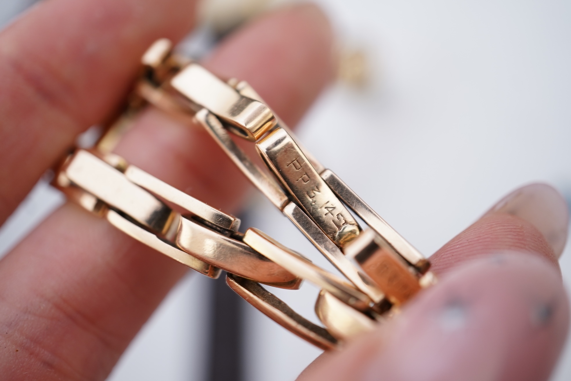 A group of jewellery and two watches